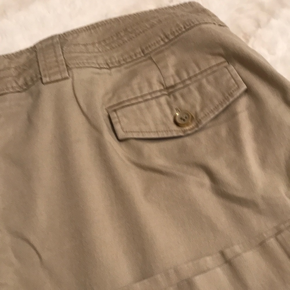 Kaki crop pants